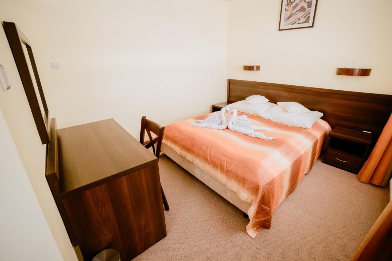 Hotel Domino Niemodlin 외부 사진