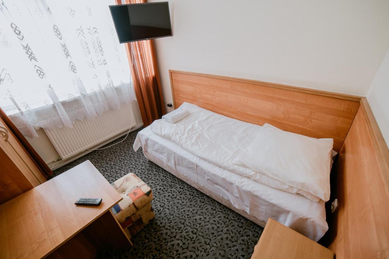 Hotel Domino Niemodlin 외부 사진
