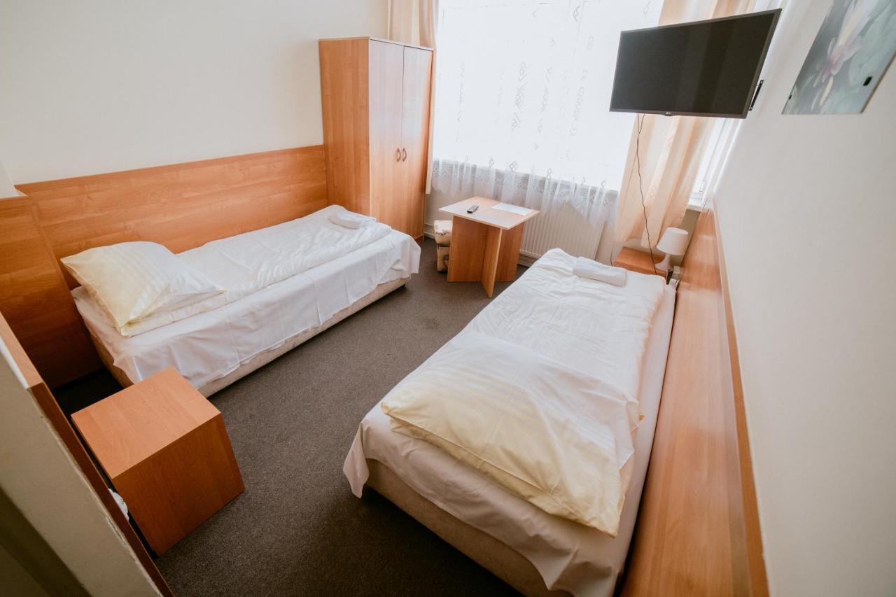 Hotel Domino Niemodlin 외부 사진